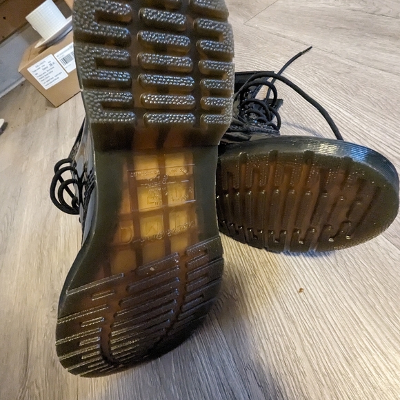 Dr. Martens - Picture 3 of 7